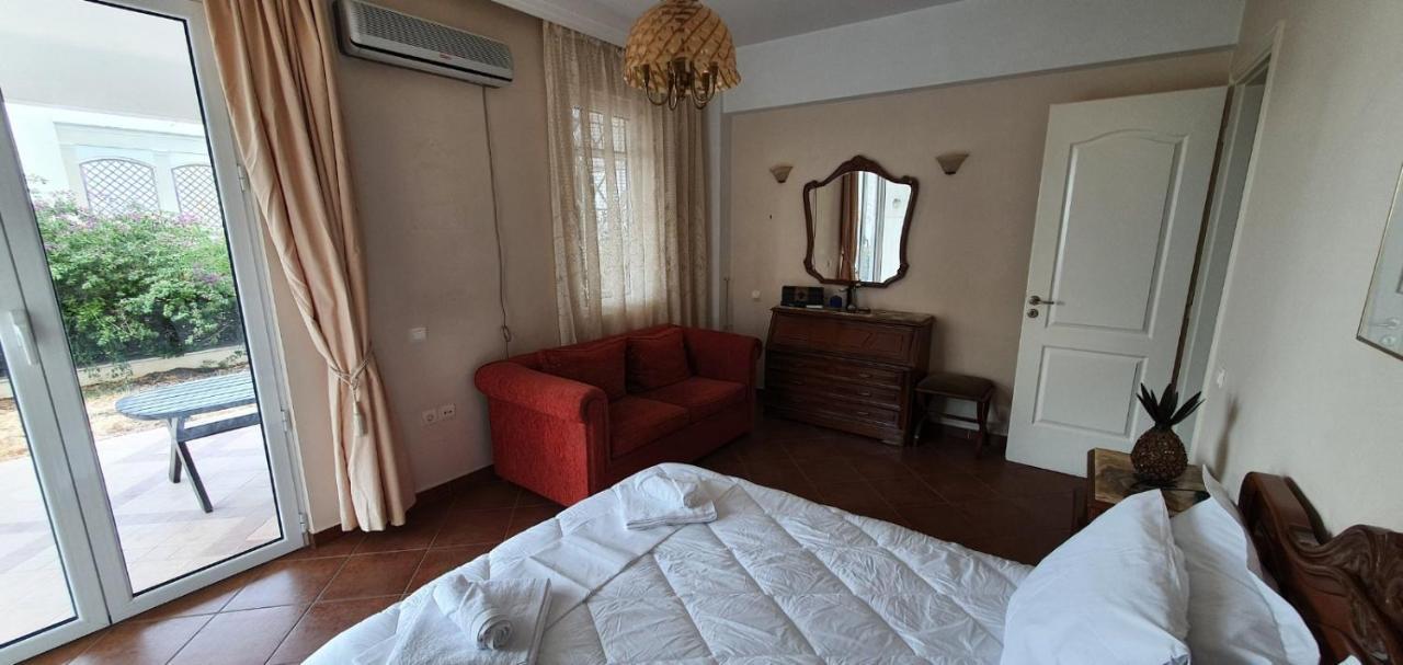 Athenian Luxury Villa In Glyfada Екстериор снимка