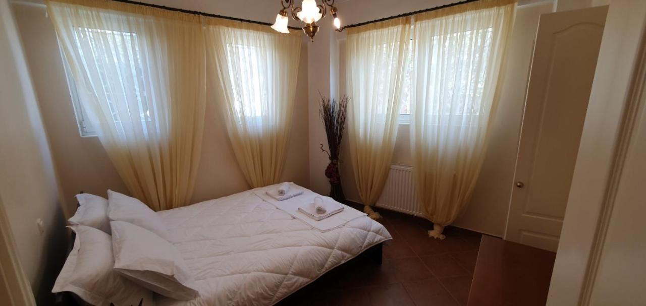 Athenian Luxury Villa In Glyfada Екстериор снимка