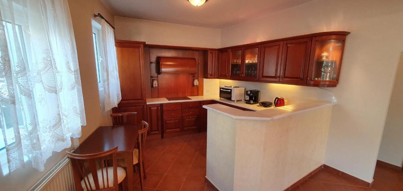 Athenian Luxury Villa In Glyfada Екстериор снимка